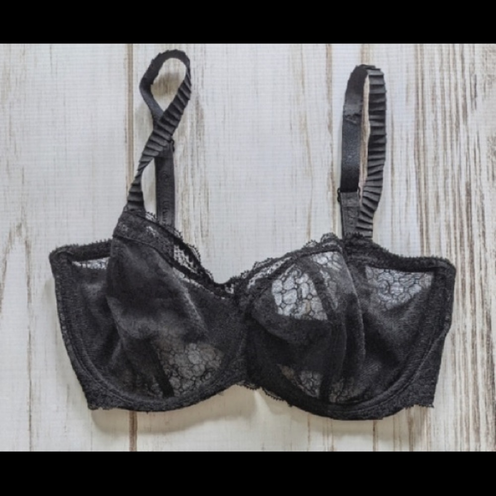 NWOT Chantelle Black Lace Bra 32DDD unlined perfect condition